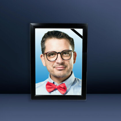 Tablou funerar cu ramă neagră – de la 40 lei